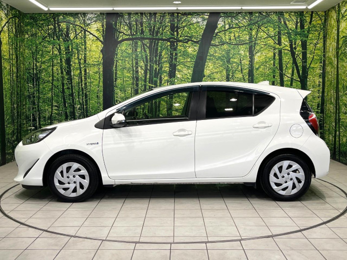 2017 Toyota Aqua DAA-NHP10 (UW-6a111b27d5469)[10]