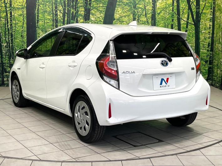 2017 Toyota Aqua DAA-NHP10 (UW-6a111b27d5469)[9]