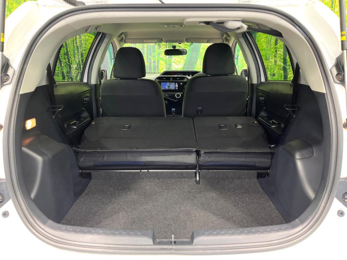 2017 Toyota Aqua DAA-NHP10 (UW-6a111b27d5469)[23]