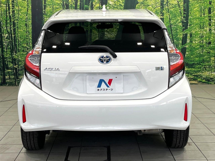 2017 Toyota Aqua DAA-NHP10 (UW-6a111b27d5469)[8]