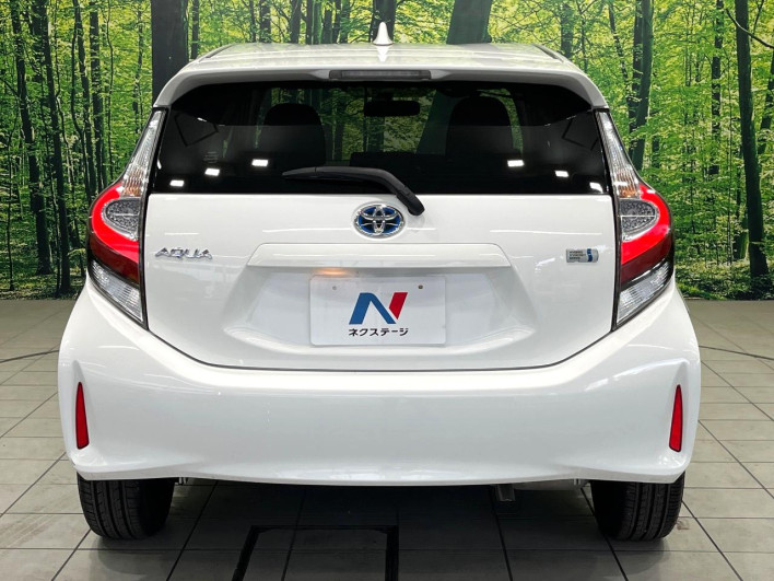 2017 Toyota Aqua DAA-NHP10 (UW-6a111b27d5469)[21]