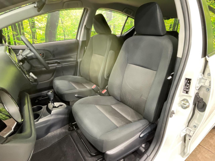 2018 Toyota Aqua DAA-NHP10 (UW-6a111b28636d4)[11]