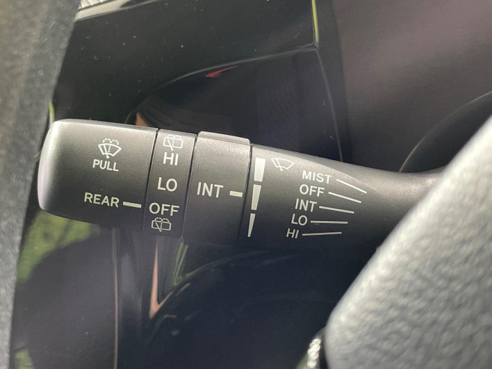 2018 Toyota Aqua DAA-NHP10 (UW-6a111b28636d4)[26]
