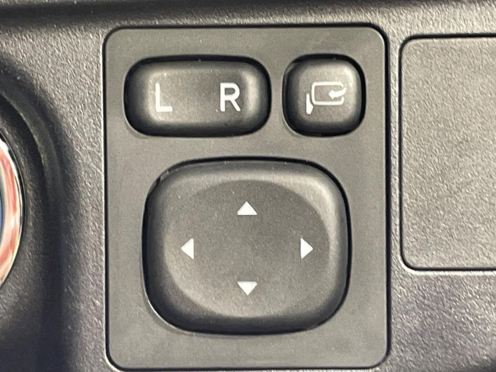 2018 Toyota Aqua DAA-NHP10 (UW-6a111b28636d4)[28]
