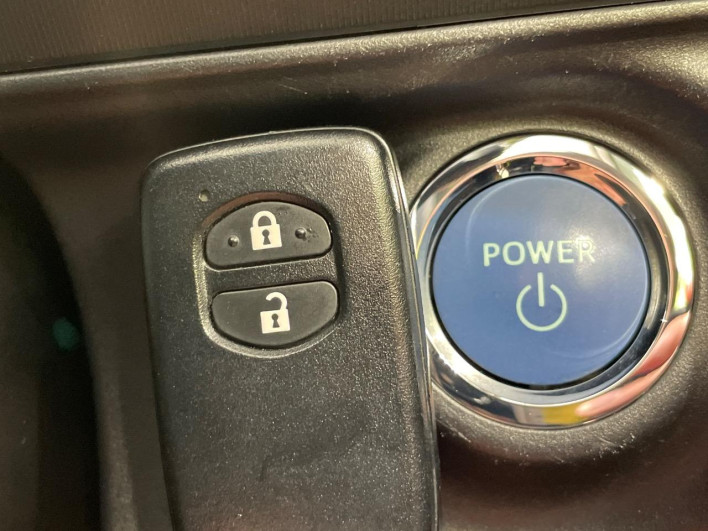 2018 Toyota Aqua DAA-NHP10 (UW-6a111b28636d4)[27]
