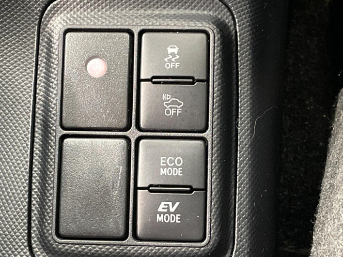 2018 Toyota Aqua DAA-NHP10 (UW-6a111b28636d4)[18]