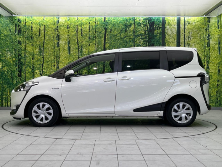 2017 Toyota Sienta DAA-NHP170G (UW-6a111b2b28a29)[29]