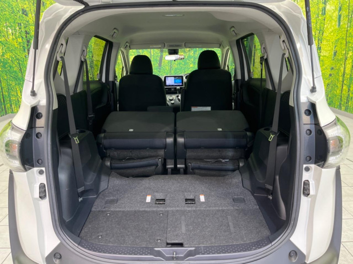 2017 Toyota Sienta DAA-NHP170G (UW-6a111b2b28a29)[14]