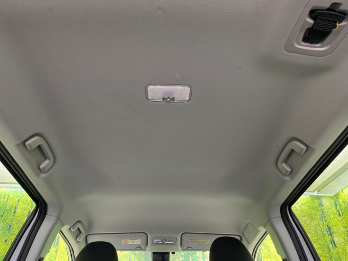 2017 Toyota Sienta DAA-NHP170G (UW-6a111b2b28a29)[15]
