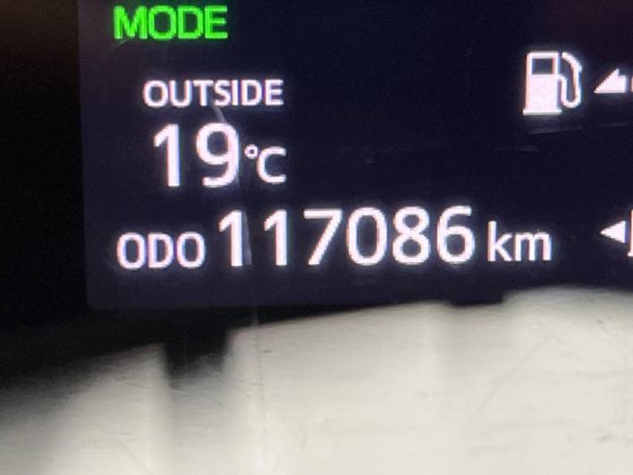 2017 Toyota Sienta DAA-NHP170G (UW-6a111b2b28a29)[2]