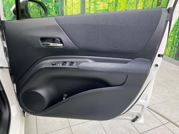 2017 Toyota Sienta DAA-NHP170G (UW-6a111b2b28a29)[6]
