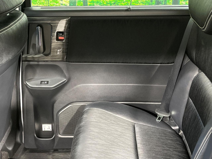 2015 Honda Odyssey DBA-RC1 (UW-6a111b34c2c51)[17]