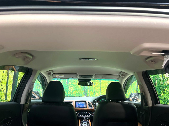 2017 Honda VEZEL DAA-RU3 (UW-6a111b3e6975e)[27]