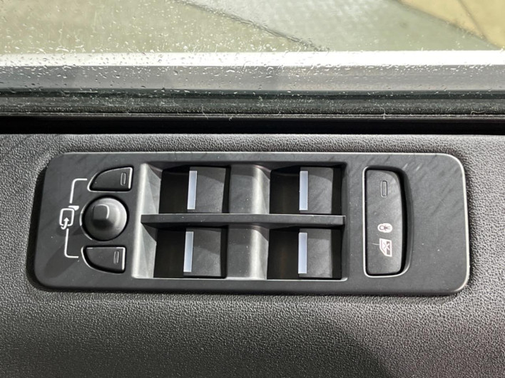 2017 Land Rover Discovery Sport CBA-LC2A (UW-6a111b5182579)[5]