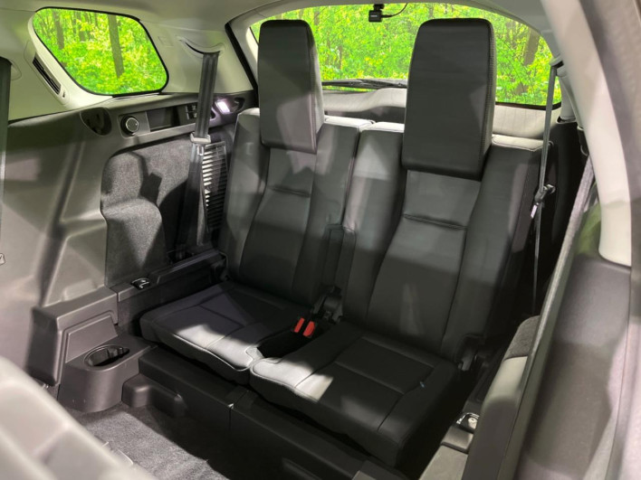 2017 Land Rover Discovery Sport CBA-LC2A (UW-6a111b5182579)[15]
