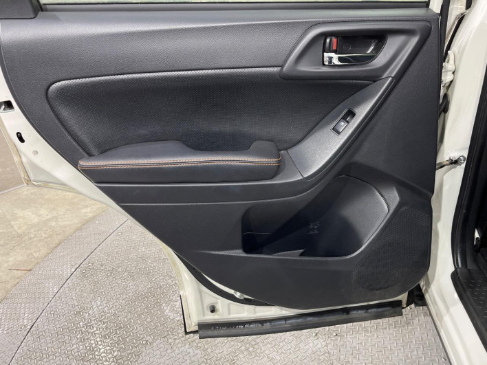 2015 Subaru Forester DBA-SJ5 (UW-6a111b53837c3)[28]