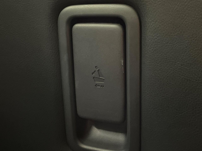 2019 Nissan Elgrand DBA-TE52 (UW-6a111b5e81eef)[8]