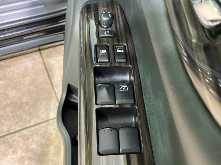 2019 Nissan Elgrand DBA-TE52 (UW-6a111b5e81eef)[11]