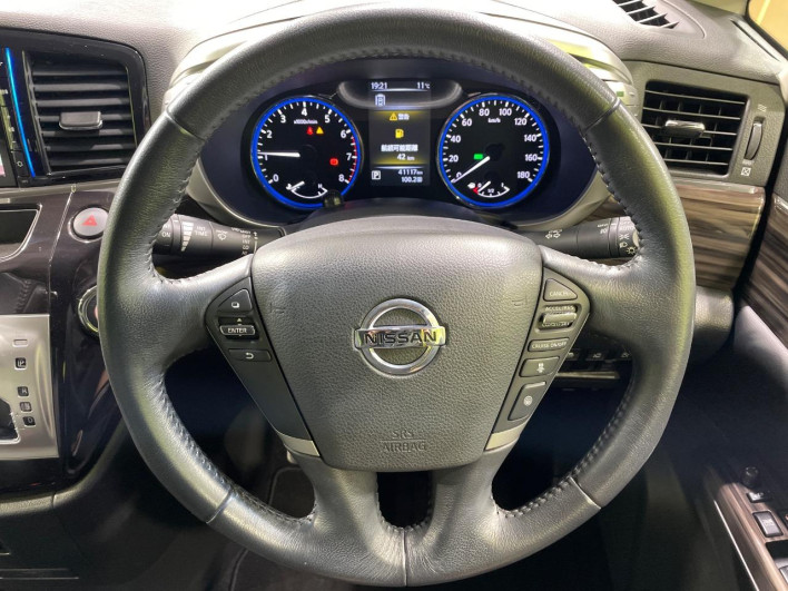 2019 Nissan Elgrand DBA-TE52 (UW-6a111b5e81eef)[27]
