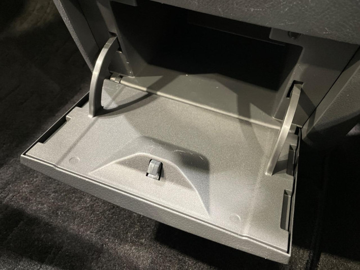2019 Nissan Elgrand DBA-TE52 (UW-6a111b5e81eef)[24]