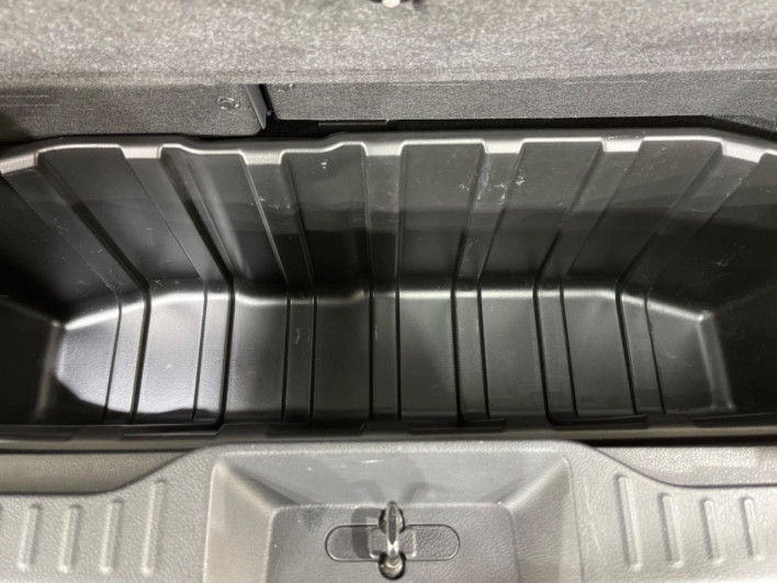 2019 Nissan Elgrand DBA-TE52 (UW-6a111b5e81ddb)[29]