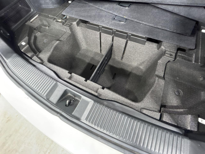 2014 Subaru Levorg DBA-VM4 (UW-6a111b6d3a5ee)[6]