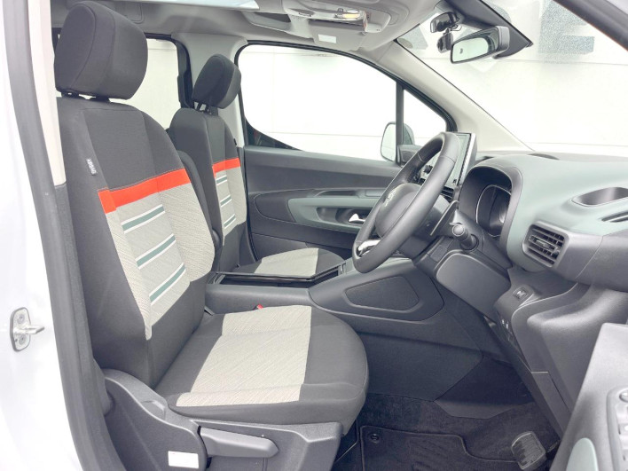 2023 Citroen Berlingo 3DA-K9CYH01 (UW-6a111b747d687)[24]