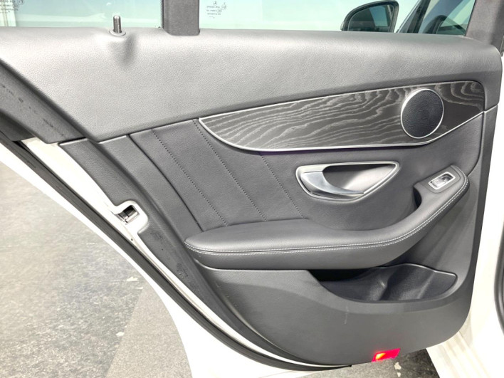 2020 Mercedes Benz C CLASS STATION WAGON 5AA-205277 (UW-6a111b74b163a)[13]