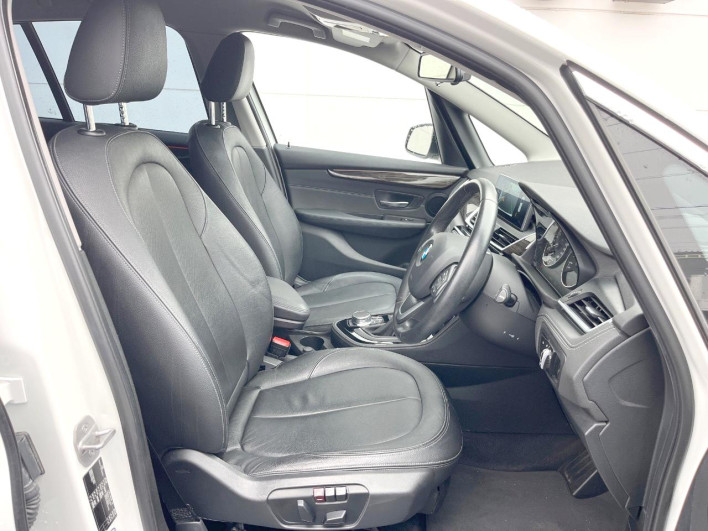 2017 BMW 2 Series LDA-2E20 (UW-6a111b77b135d)[29]