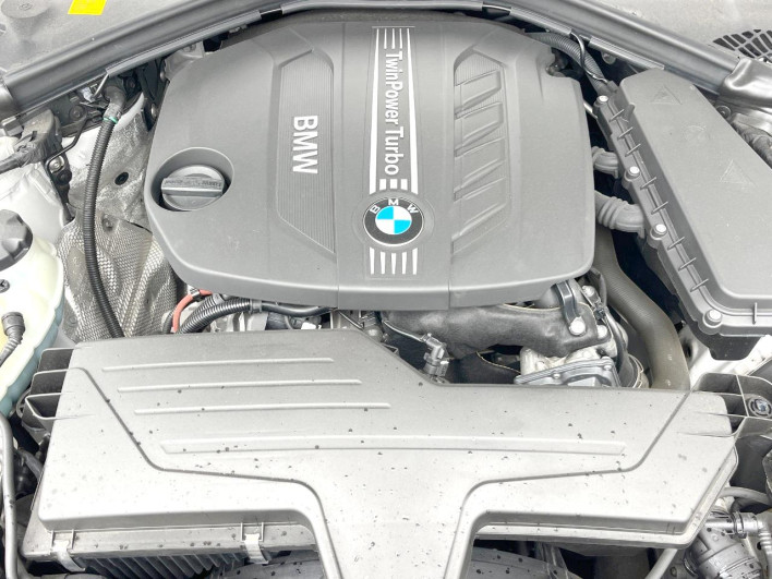 2015 BMW 3 Series LDA-3D20 (UW-6a111b789fe3c)[4]