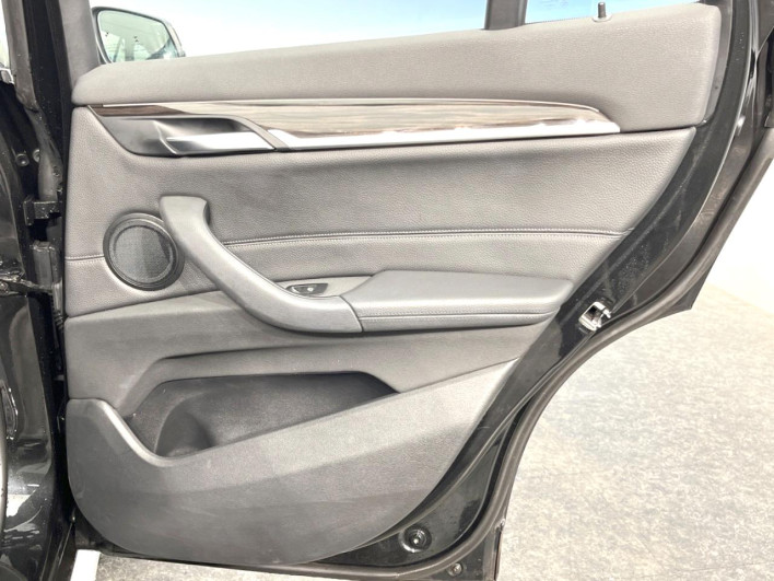 2017 BMW X1 LDA-HT20 (UW-6a111b7b8a94a)[18]