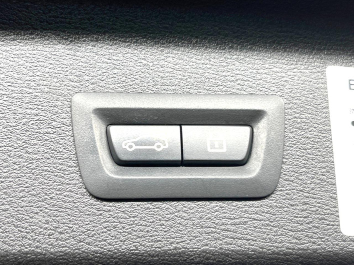 2017 BMW X1 LDA-HT20 (UW-6a111b7b8a94a)[16]