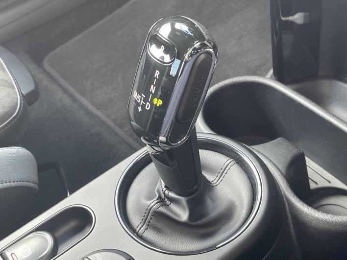 2022 Rover Mini 3BA-XRJCWMW (UW-6a111b8110a50)[11]