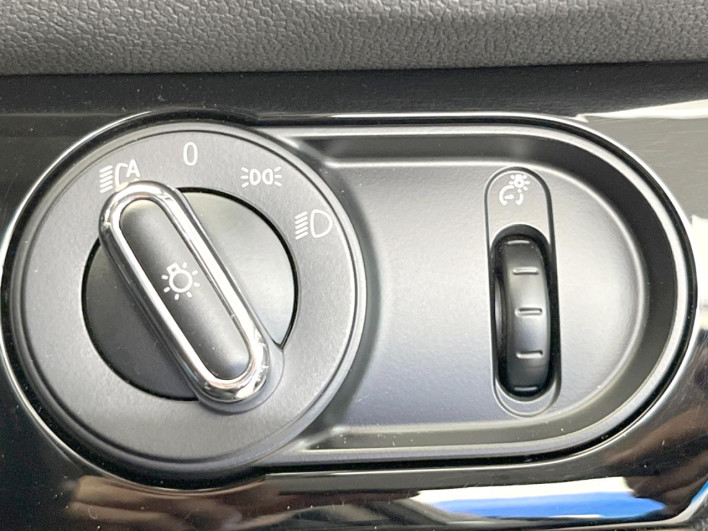 2018 Rover Mini LDA-YT20 (UW-6a111b826d837)[28]