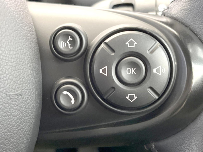 2018 Rover Mini LDA-YT20 (UW-6a111b826d837)[24]