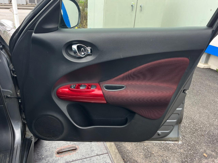 2011 Nissan JUKE DBA-YF15 (UW-6a111b848827b)[28]
