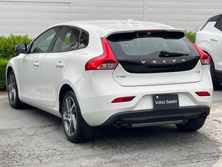 2016 Volvo V40 DBA-MB4154T (UW-6a111b8565736)[22]