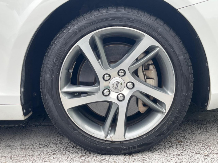 2016 Volvo V40 DBA-MB4154T (UW-6a111b8565736)[26]