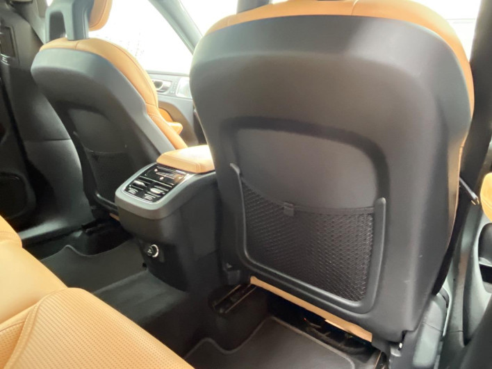2017 Volvo XC60 DBA-UB420XC (UW-6a111b86ba8b3)[10]