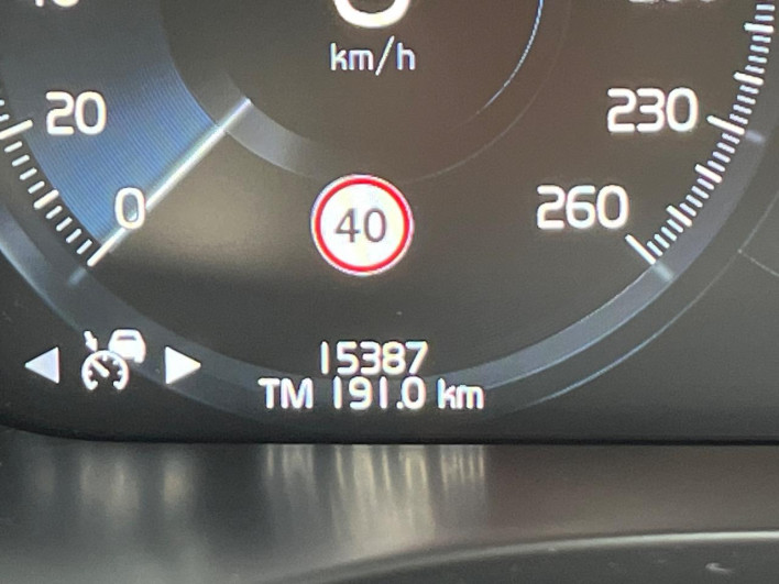 2017 Volvo XC60 DBA-UB420XC (UW-6a111b86ba8b3)[2]