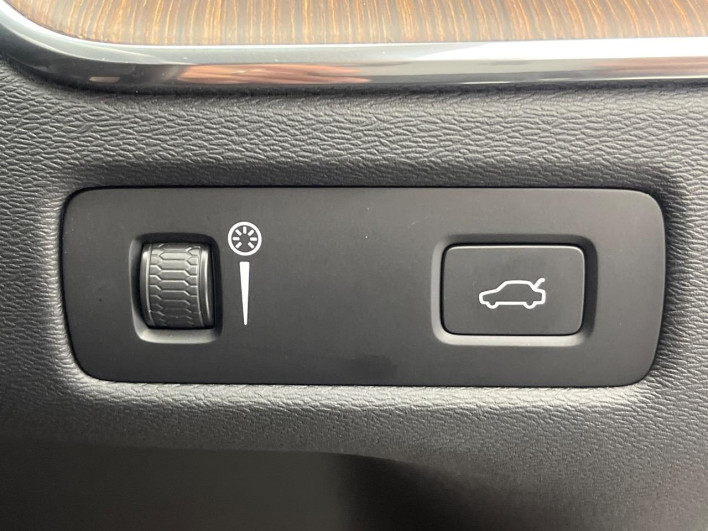2021 Volvo XC60 5AA-UB420TXCM (UW-6a111b874eb1d)[26]