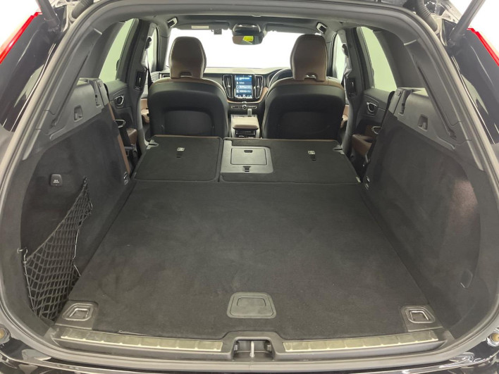 2021 Volvo XC60 5AA-UB420TXCM (UW-6a111b874eb1d)[12]