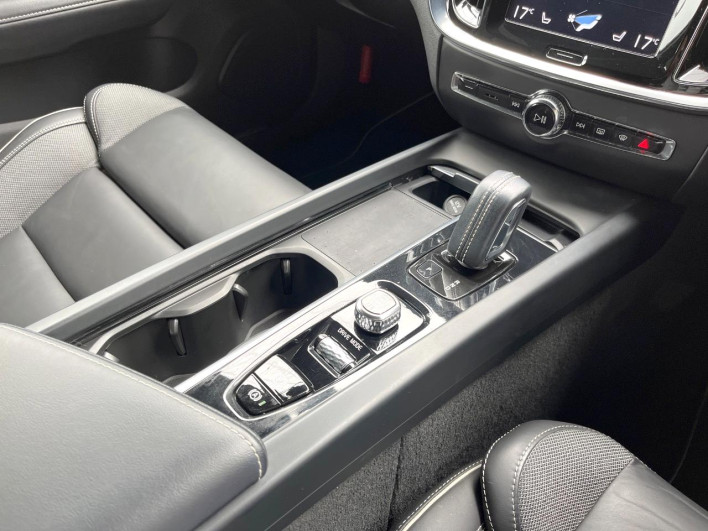 2021 Volvo V60 5AA-ZB420TM (UW-6a111b89398fe)[18]