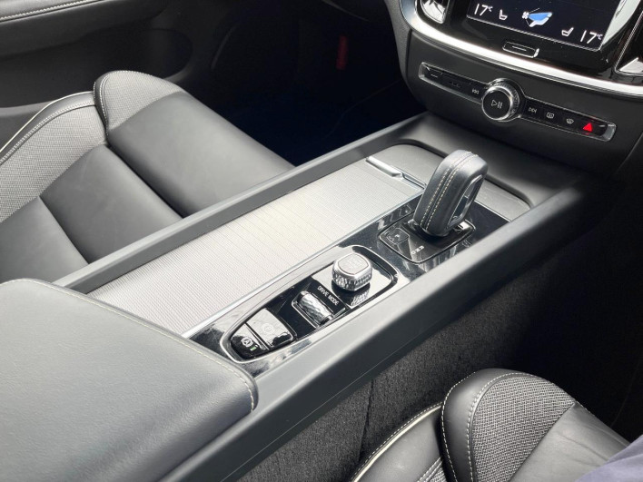 2021 Volvo V60 5AA-ZB420TM (UW-6a111b89398fe)[17]