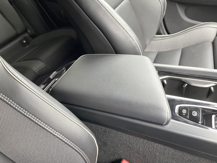 2021 Volvo V60 5AA-ZB420TM (UW-6a111b89398fe)[19]