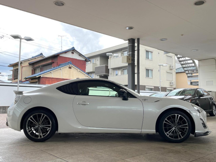 2013 Toyota 86 DBA-ZN6 (UW-6a111b8e87afa)[25]