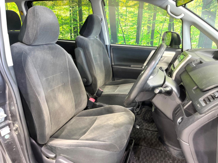 2013 Toyota Noah DBA-ZRR70G (UW-6a111b91e3298)[6]