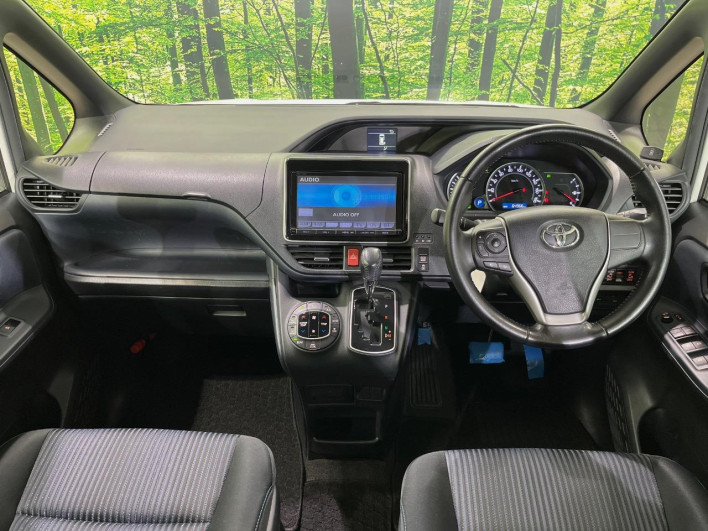 2014 Toyota Voxy DBA-ZRR80W (UW-6a111b92cb7f7)[17]