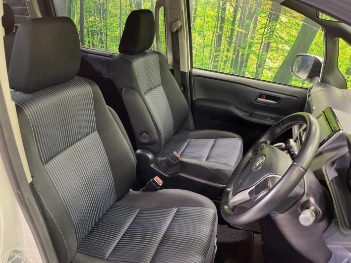 2014 Toyota Voxy DBA-ZRR80W (UW-6a111b92cb7f7)[20]