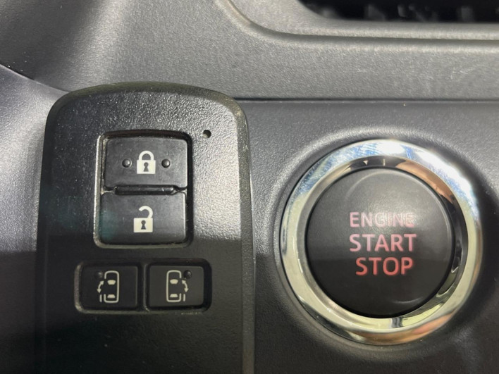 2014 Toyota Voxy DBA-ZRR80W (UW-6a111b92cb7f7)[21]